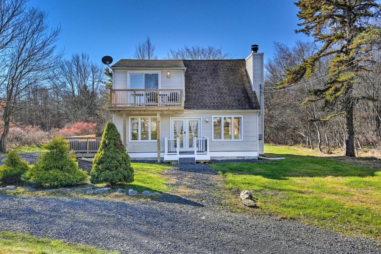 Peaceful Poconos Home With Lake And Pool Access! Long Pond エクステリア 写真