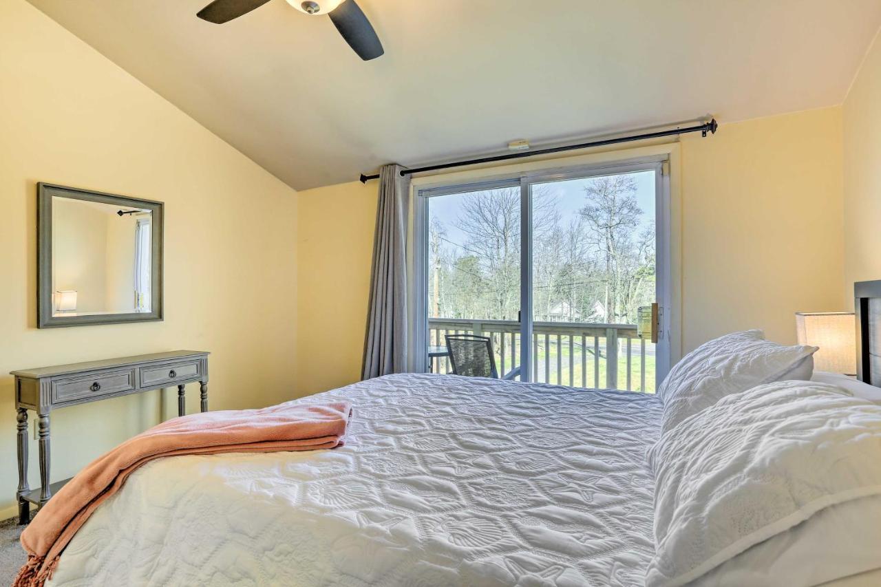 Peaceful Poconos Home With Lake And Pool Access! Long Pond エクステリア 写真