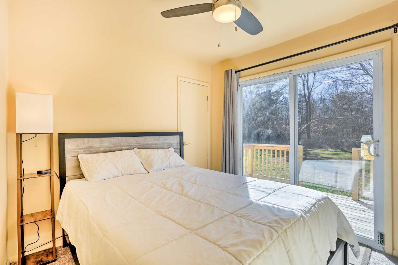 Peaceful Poconos Home With Lake And Pool Access! Long Pond エクステリア 写真