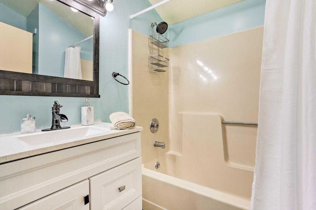 Peaceful Poconos Home With Lake And Pool Access! Long Pond エクステリア 写真