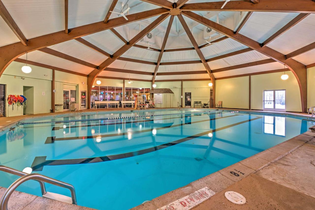 Peaceful Poconos Home With Lake And Pool Access! Long Pond エクステリア 写真